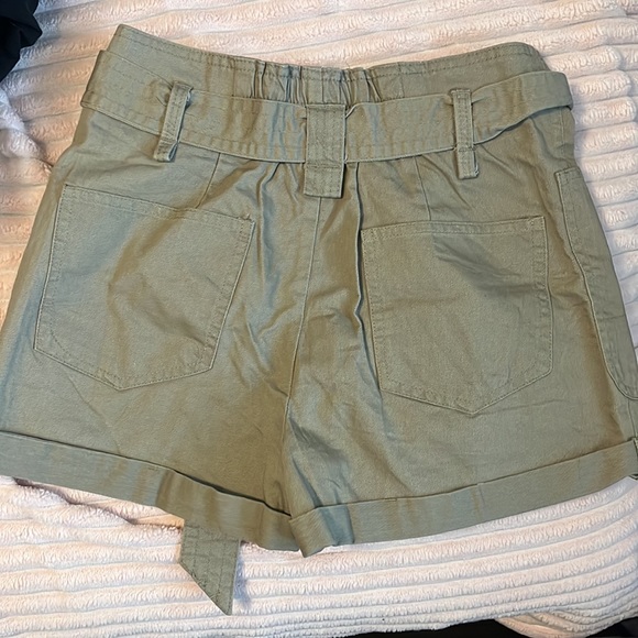 High Waisted Khaki Shorts - Picture 2 of 3